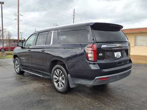 Used 2023 Chevrolet Suburban LT w/ Luxury Package AWD/4WD image 2