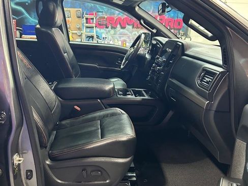 Used 2021 Nissan Titan PRO-4X w/ Pro-4x Convenience Package AWD/4WD image 17