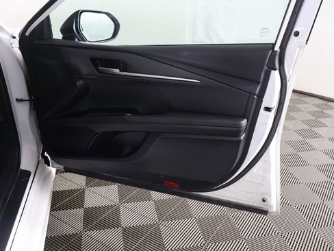 Used 2025 Toyota Camry SE image 21