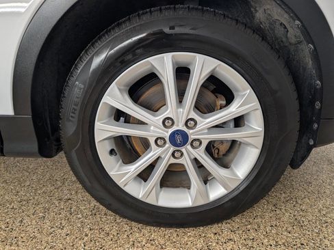 Used 2017 Ford Escape SE w/ Equipment Group 201A image 21