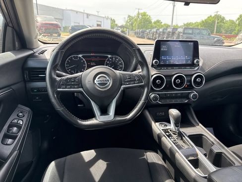 Used 2022 Nissan Sentra SV FWD image 17