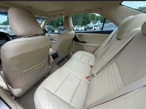 Used 2015 Toyota Camry XLE w/ Moonroof Package FWD image 6