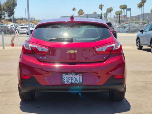 Used 2018 Chevrolet Cruze LT FWD image 3