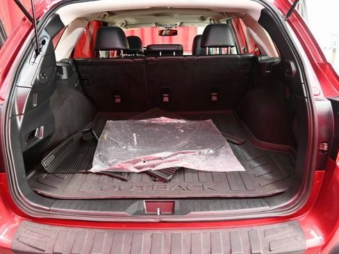 Used 2018 Subaru Outback 2.5i Limited image 11