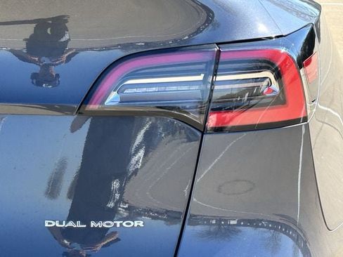 Used 2020 Tesla Model Y Long Range image 7