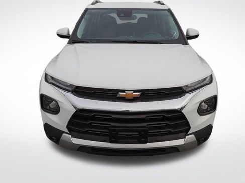 Used 2023 Chevrolet TrailBlazer LT w/ Convenience Package FWD image 3