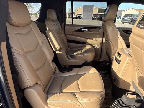 Used 2018 Cadillac Escalade ESV Platinum AWD/4WD image 23