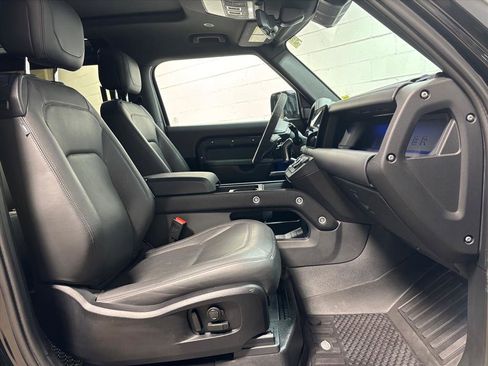 Used 2024 Land Rover Defender 90 V8 image 29