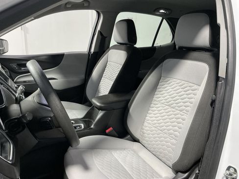 Used 2019 Chevrolet Equinox LS AWD/4WD image 14