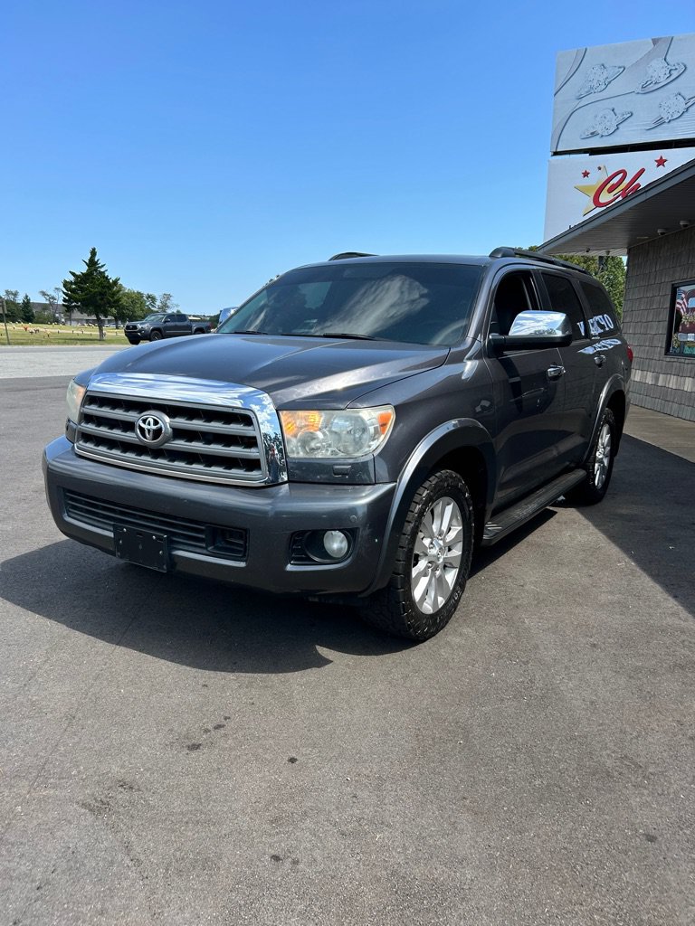 Used 2015 Toyota Sequoia Platinum RWD image 1