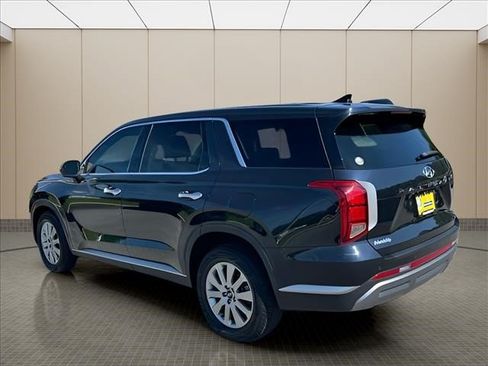 Used 2023 Hyundai Palisade SE w/ Cargo Package FWD image 4