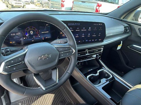 New 2027 Chevrolet Traverse LT w/ Midnight/Sport Edition FWD image 24