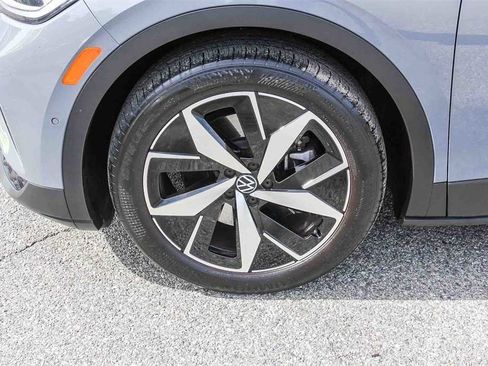 Used 2023 Volkswagen ID.4 Pro S image 9