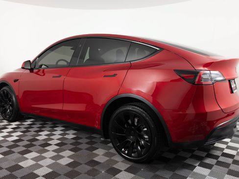 Used 2023 Tesla Model Y Long Range AWD/4WD image 4