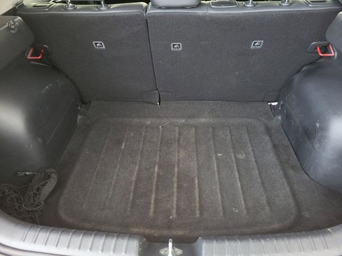 Used 2023 Kia Niro EX Touring image 11