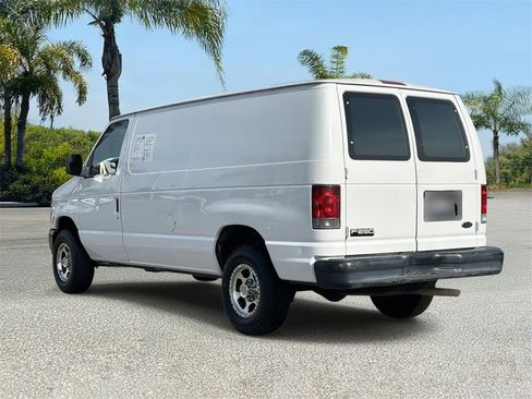 Used 2014 Ford E-250 and Econoline 250 image 3