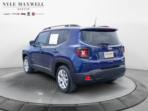 Used 2018 Jeep Renegade Latitude FWD image 14
