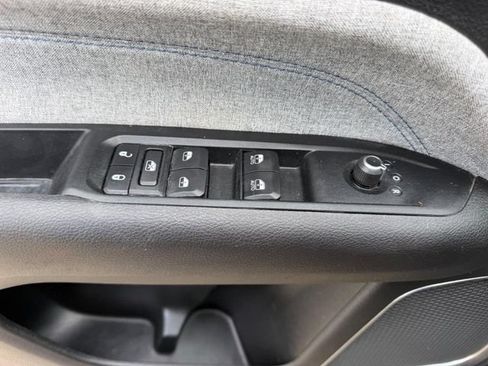 Used 2022 Jeep Compass Latitude AWD/4WD image 16