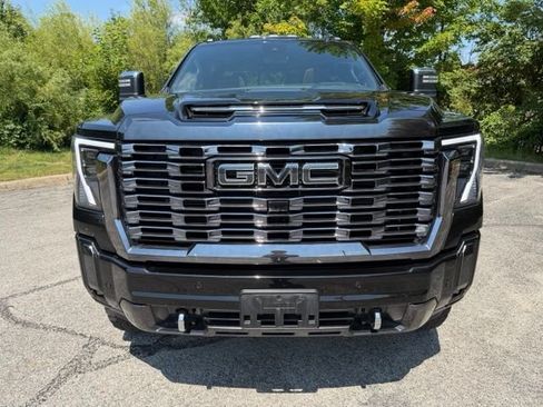 Used 2024 GMC Sierra 2500 Denali Ultimate AWD/4WD image 8
