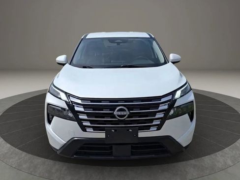 Used 2024 Nissan Rogue SV FWD image 3