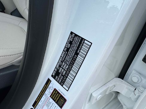 New 2025 Mercedes-Benz C 300 4MATIC Sedan image 32