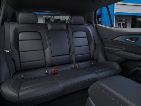 New 2026 Chevrolet Equinox EV LT image 17