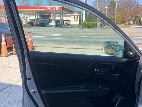 Used 2014 Honda Accord EX-L image 8