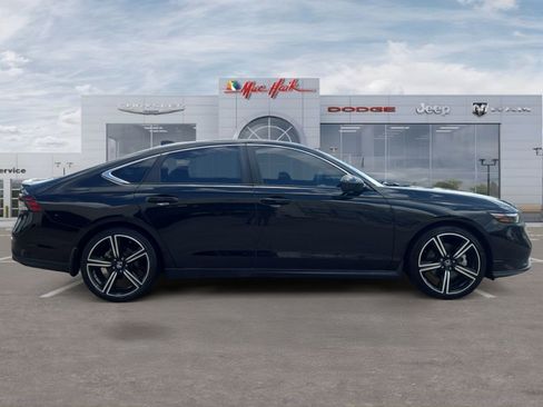 Used 2024 Honda Accord Sport image 6