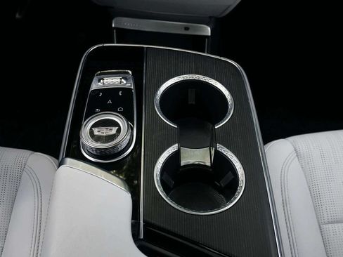 Used 2024 Cadillac Lyriq Luxury RWD image 24
