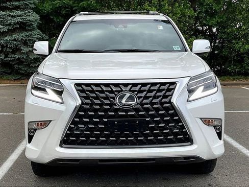 Used 2023 Lexus GX 460 Premium w/ Premium Package AWD/4WD image 2