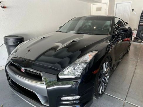 Used 2014 Nissan GT-R Premium image 7
