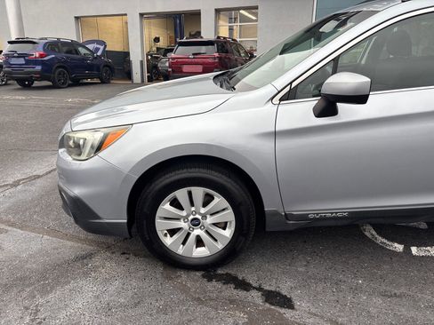 Used 2015 Subaru Outback 2.5i Premium image 7