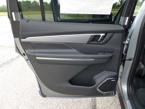 Used 2026 Buick Enclave Preferred w/ LPO, Floor Liner Package FWD image 41