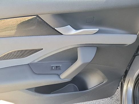 New 2025 Volkswagen Tiguan SE image 47