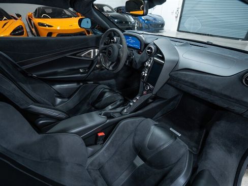 Used 2018 McLaren 720S Performance RWD image 27
