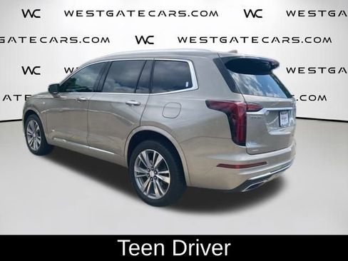 Used 2022 Cadillac XT6 Premium Luxury image 8