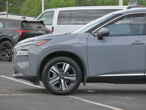 Used 2023 Nissan Rogue SL w/ SL Premium Package image 5