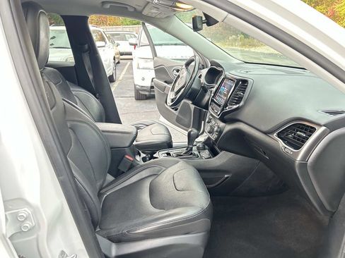Used 2019 Jeep Cherokee Limited image 14