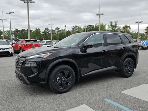 New 2026 Nissan Rogue SV FWD image 2