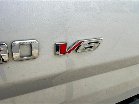 Used 2019 Chevrolet Colorado W/T w/ WT Convenience Package image 6