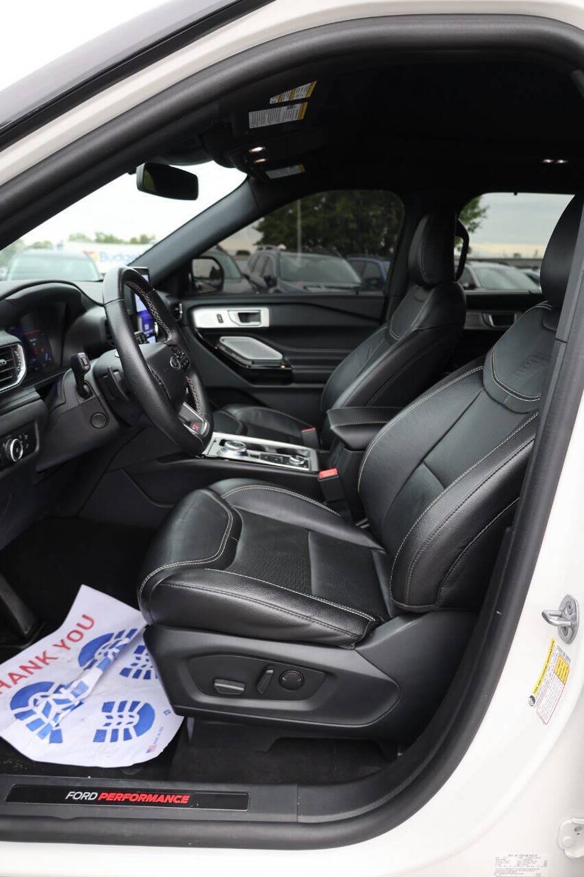 Used 2023 Ford Explorer ST w/ Equipment Group 401A AWD/4WD image 12