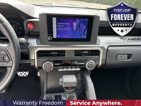 Used 2025 Toyota Tacoma TRD Sport AWD/4WD image 23