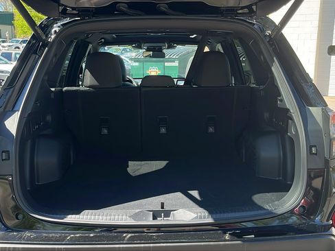 Certified 2025 Subaru Forester Premium AWD/4WD image 26