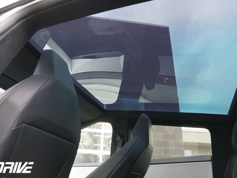 Used 2024 Tesla Cybertruck AWD Crew Cab image 33