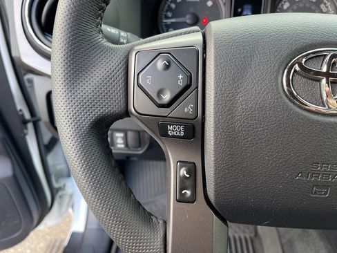 Used 2023 Toyota Tacoma TRD Sport w/ Technology Package image 20