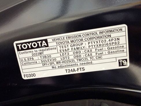 Used 2023 Toyota Highlander XLE AWD/4WD image 41
