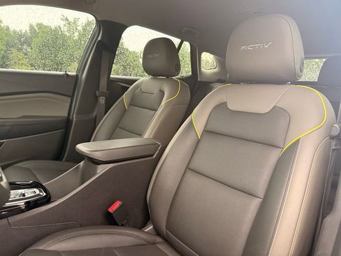 Used 2025 Chevrolet Trax ACTIV FWD image 12