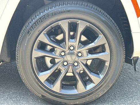 Used 2026 Jeep Grand Cherokee Limited Reserve image 12