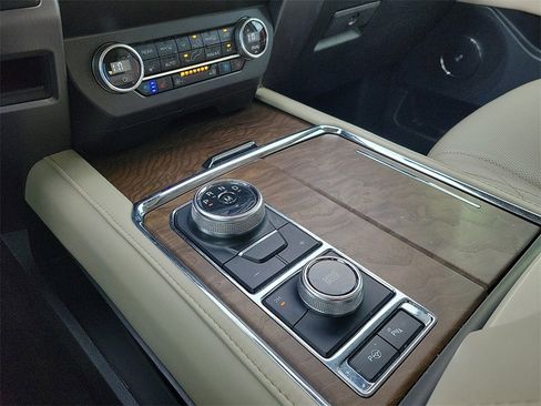 Used 2020 Ford Expedition Max Platinum image 25