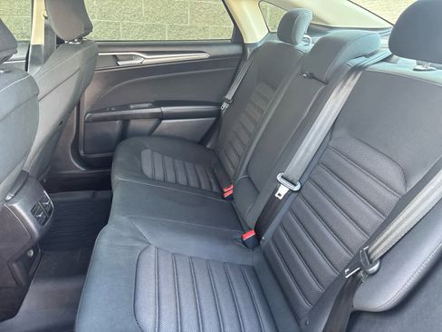 Used 2018 Ford Fusion SE w/ Fusion SE Technology Package image 28